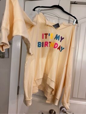 Ladies Cream "It's My Birthday" Sweatshirt -